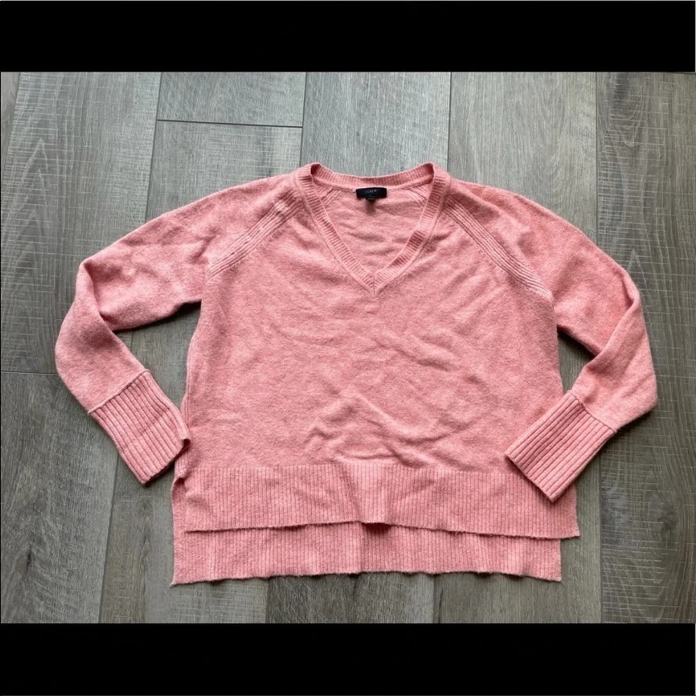 J. Crew V-Neck Sweater in Pink Size Medium
